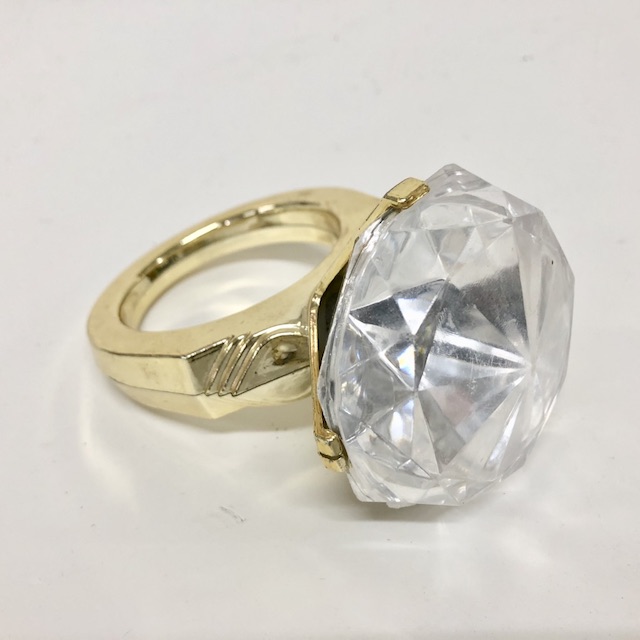 NOVELTY, Oversized Diamond Ring 